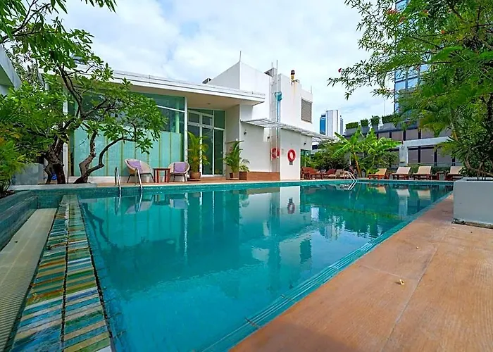 Sabai Sathorn Service בנגקוק